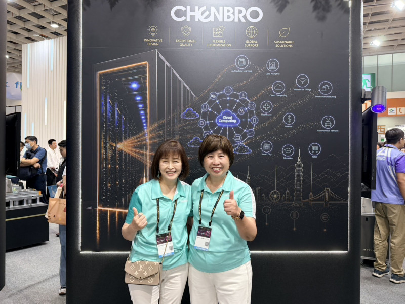 勤誠（8210）今年強勢揮軍台北國際電腦展（Computex）。圖右為董事長陳美琪、左為總經理陳亞男。（記者歐宇祥攝）