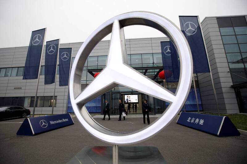 中國車廠正快速擴大全球銷售版圖，並與多家西方主要汽車企業長期維持合作關係。圖為賓士和北汽合資成立的北京奔馳。（路透）