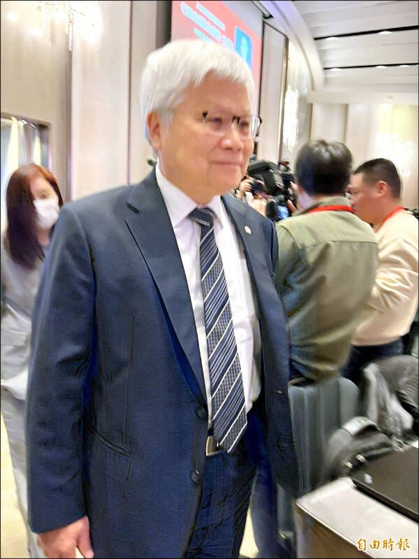 小股東建議年報取消紙本，魏哲家回應，紙本是政府規定。（記者洪友芳攝）