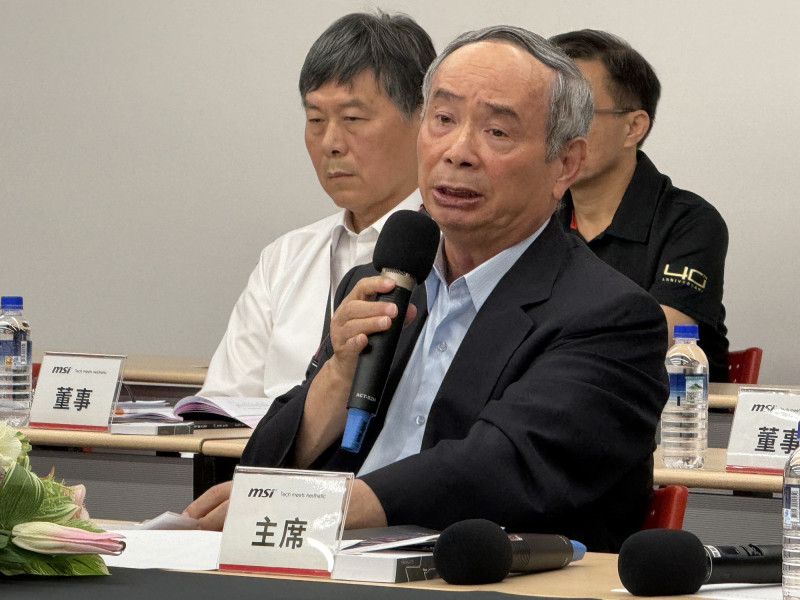 徐祥說，公司預計第三季底開始量產輝達RTX Spark，首波將推出兩款筆電及一款小型桌機產品。（記者方韋傑攝）