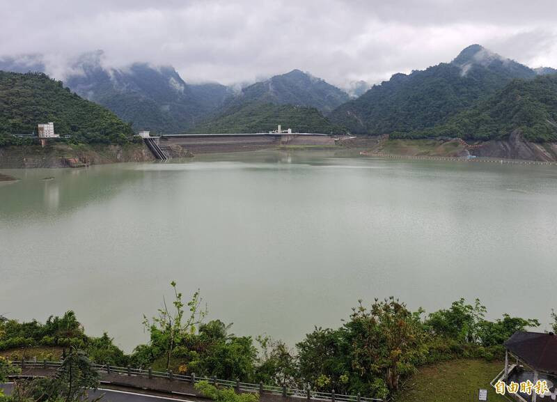 獨吞半座石門水庫水量！曾文水庫狂灌1億噸水、蓄水率破2成大關