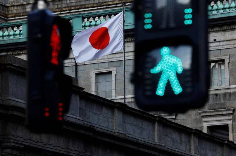 日本升息升到31年高點，日圓為何還不漲？外媒揭關鍵。（路透）