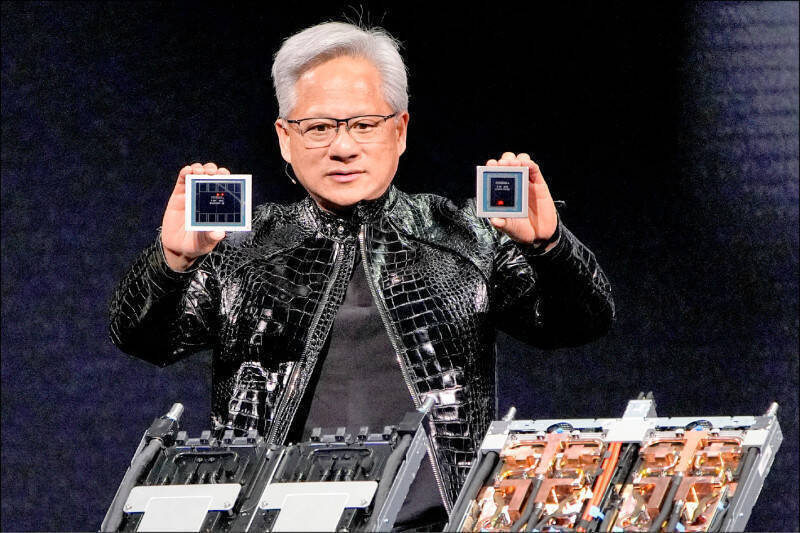 AI巨額投資有無回報？黃仁勳表示，，AI已開始創造真正的經濟價值，全球正正式邁入大規模建設「AI工廠」的全新獲利時代。（美聯社）