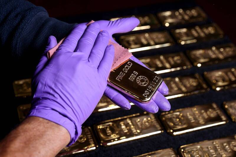 瑞銀在6月25日發布報告中指出，3因素可望推動金價回升至每盎司5200美元左右。（彭博資料照）