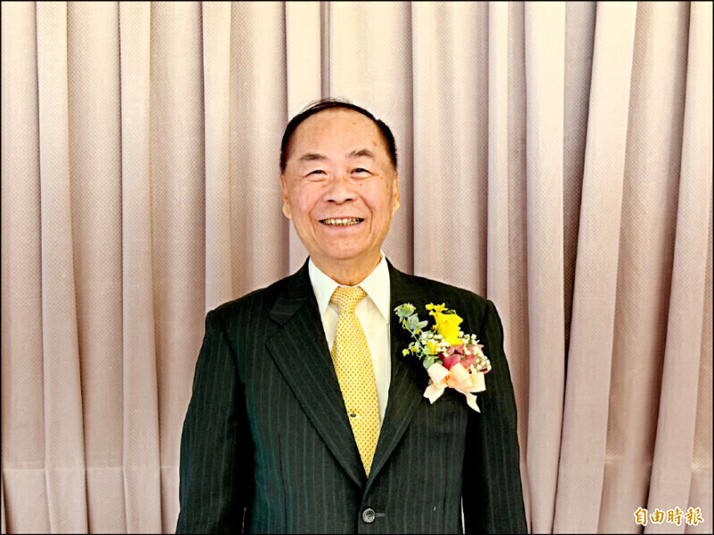 亞光股價略顯震盪。圖為董事長賴以仁。（資料照）