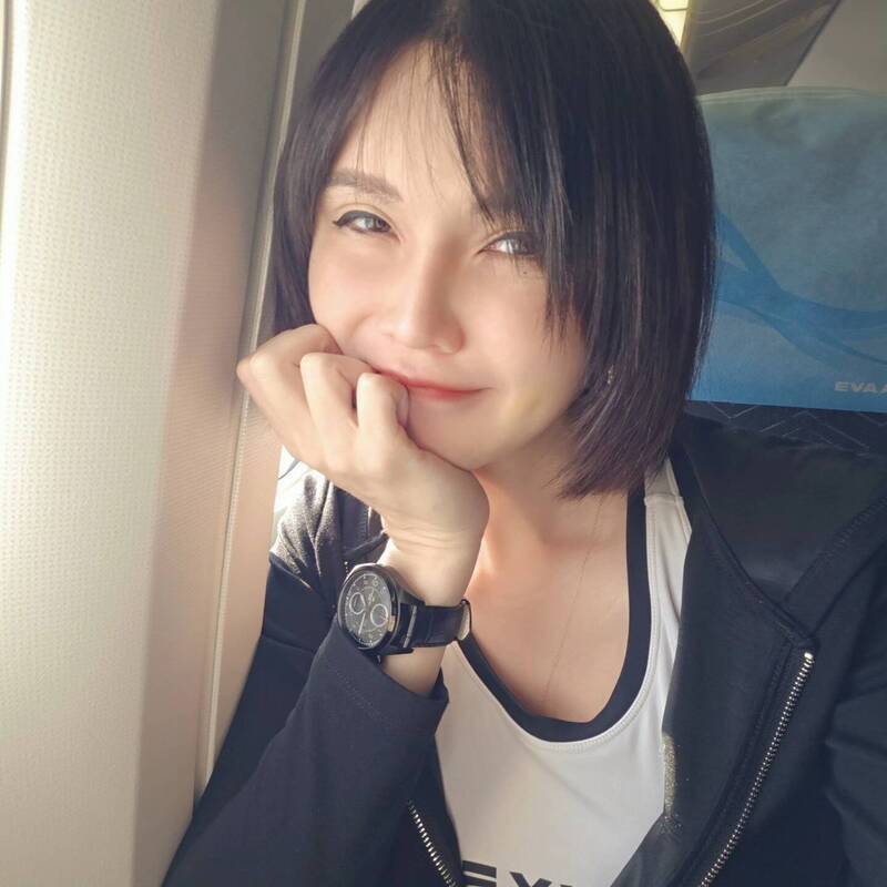 巴逆逆公布自己近一個月虧損大概450萬。（取自巴逆逆粉專）