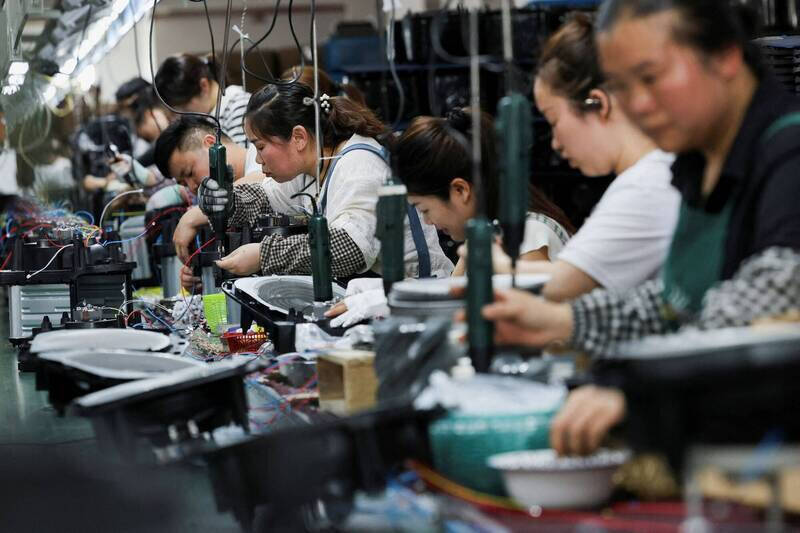 中國官方、民間公布7月製造業採購經理人指數（PMI）雙雙下降。（路透資料照）