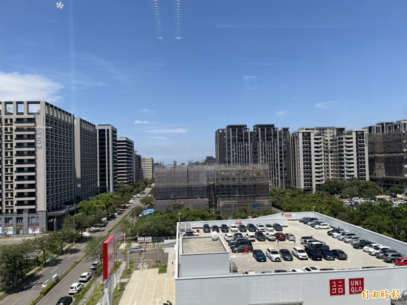 今年第一季六都不論是房貸負擔率、房價所得比也均較前季要來得加重。（記者徐義平攝）