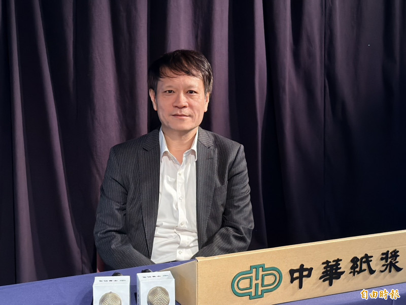 華紙今日舉辦法說會。圖為總經理陳瑞和。（記者歐宇祥攝）