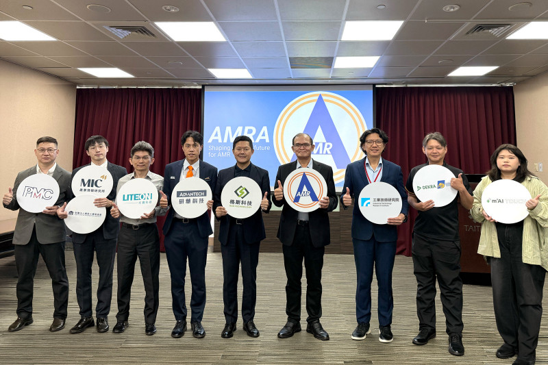 工研院攜AMRA打造足型機器人新標準 加速自主移動機器人落地