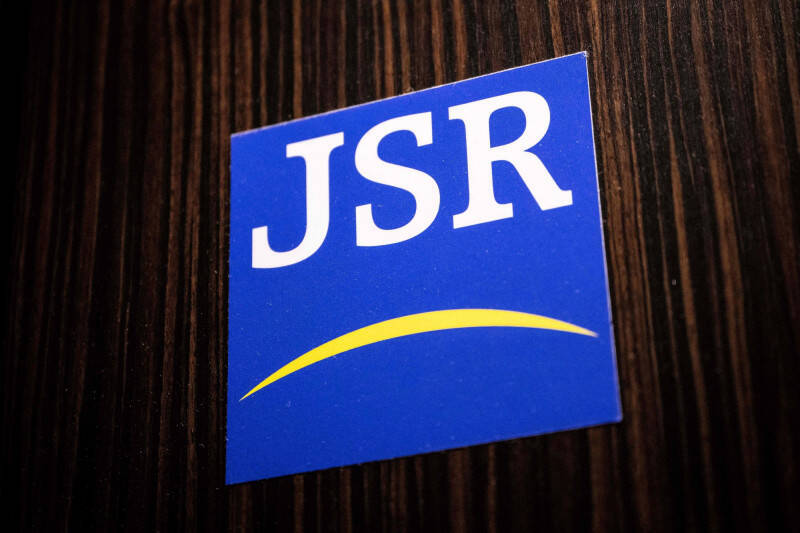 日媒指出，日本國家隊JSR擬在台設廠，就地供應台積電光阻劑。（法新社）