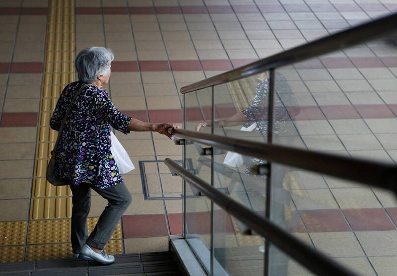 75歲婦人突然賣房改租換生活費！兒子返鄉才驚知「老家沒了」氣炸