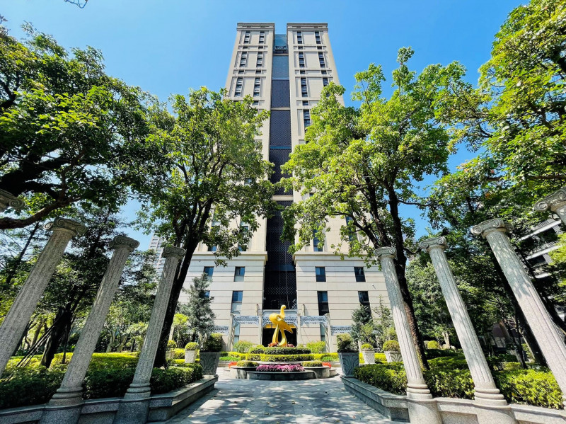 台股財富效益擴散 上半年北市豪宅交易占比5.6%、七都之冠