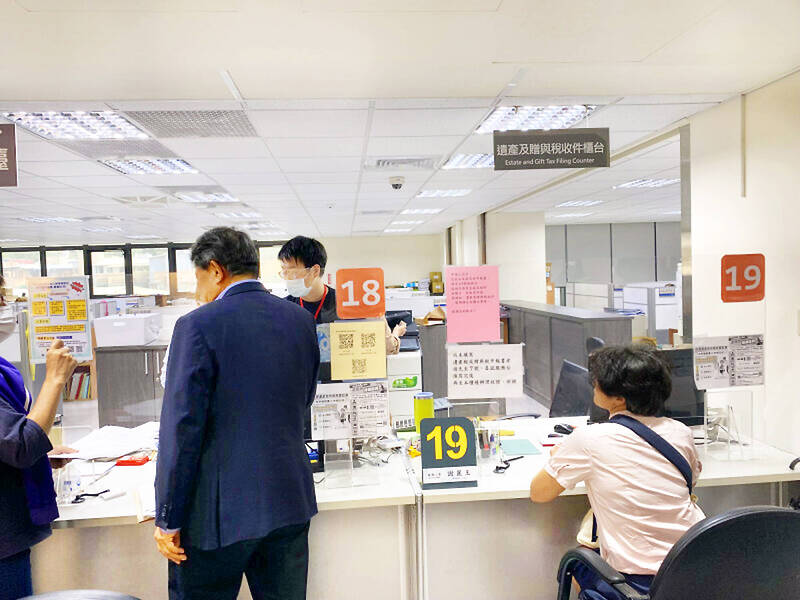 立法院三讀通過「遺贈稅法」修正案，死亡前2年贈與課稅爭議有解。（記者鄭琪芳攝）
