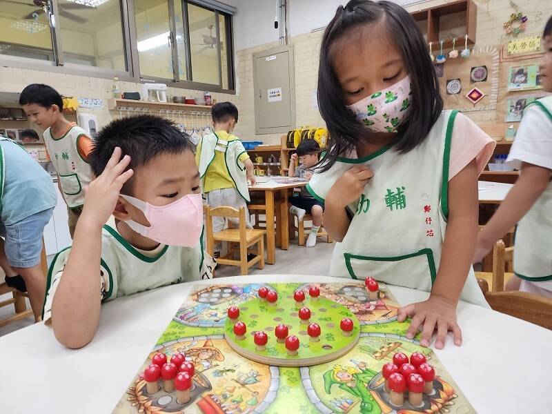 為減輕勞工育兒壓力，新北市勞工局補助企業興辦托育硬體設施。（圖由勞工局提供）