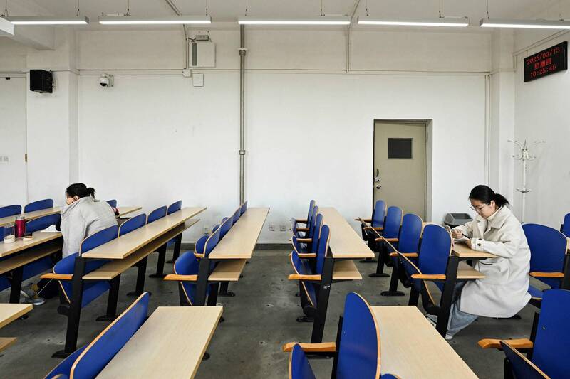 中國政府沒錢了!大學院校要求過緊日子 教師被降薪水和獎金