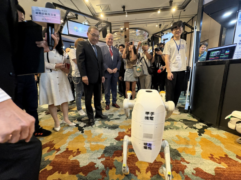 智慧機器狗也能靈活後空翻！採購商洽會展現「新北製造」亮點接軌國際