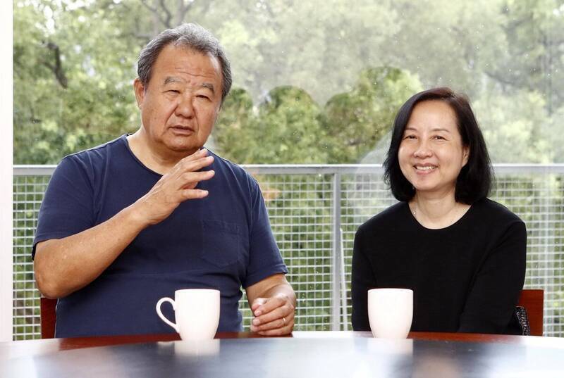 台玻集團總裁林伯實（左）與學學文創董事長徐莉玲（右）夫婦。（資料照）