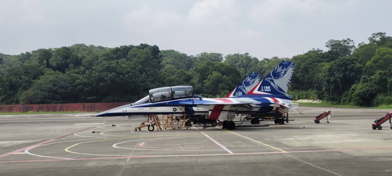 波音、空巴訂單塞爆!勇鷹號完成交機 漢翔轉向民航與無人機佈局