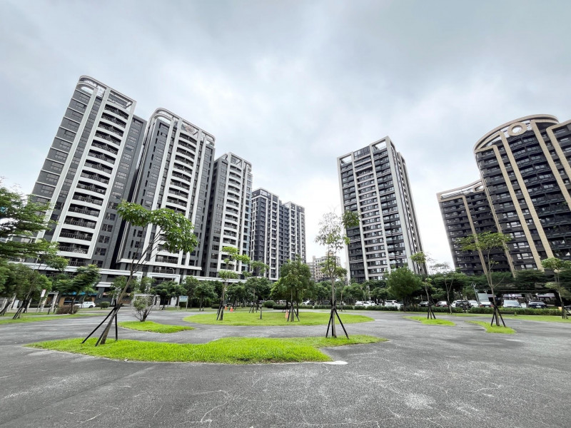 房仲業者根據實價資訊彙整新北市近1年揭露件數前十多中古屋社區。（永慶房產集團提供）