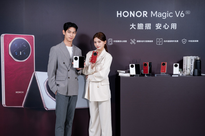 HONOR首款旗艦摺疊HONOR Magic V6登台。（HONOR提供）