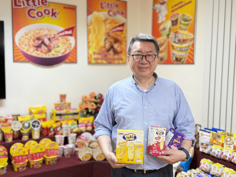南僑投控董事長陳正文表示，泰國南僑生產的米菓、常溫米飯持續供不應求，未來3年預估再投入25~30億泰銖擴增生產線及倉儲。（記者楊雅民攝）