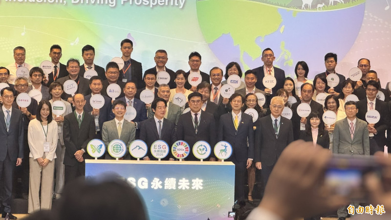 賴清德總統今天（8日）出席玉山金控ESG永續倡議行動，他表示，淨零轉型是這一代人必須要承擔的重要責任，面對氣候變遷，沒有一個國家能夠置身事外（記者王孟倫攝）