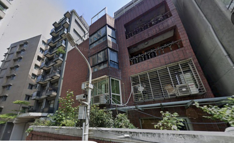 台開前董事長邱復生在北市大安區的住宅進入第三拍。(翻攝自Google Map)