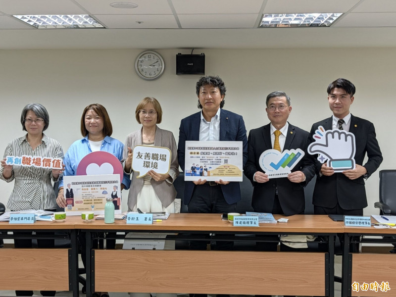 旅宿業缺工有解 勞動部發布指引鼓勵進用中高齡部分工時勞工