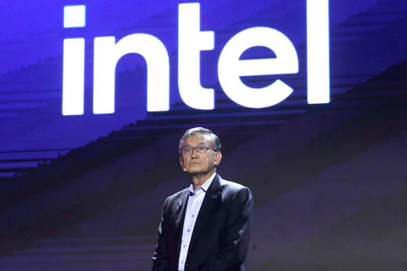 英特爾(Intel)股價週五(30日)暴跌29%,創下自1970年代以來最慘烈的單日跌幅。圖為英特爾執行長陳立武(Lip-Bu Tan)。(美聯社)