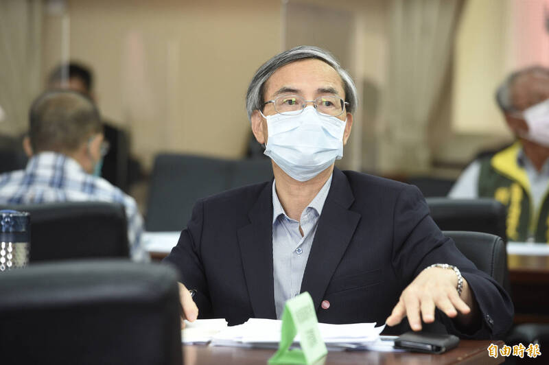 台股跌破萬五  國安基金操盤手：基本面穩健  希望大家理性