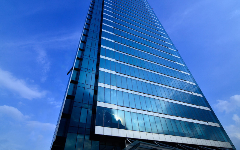 群電下半年溫和回升 加碼佈局AI筆電