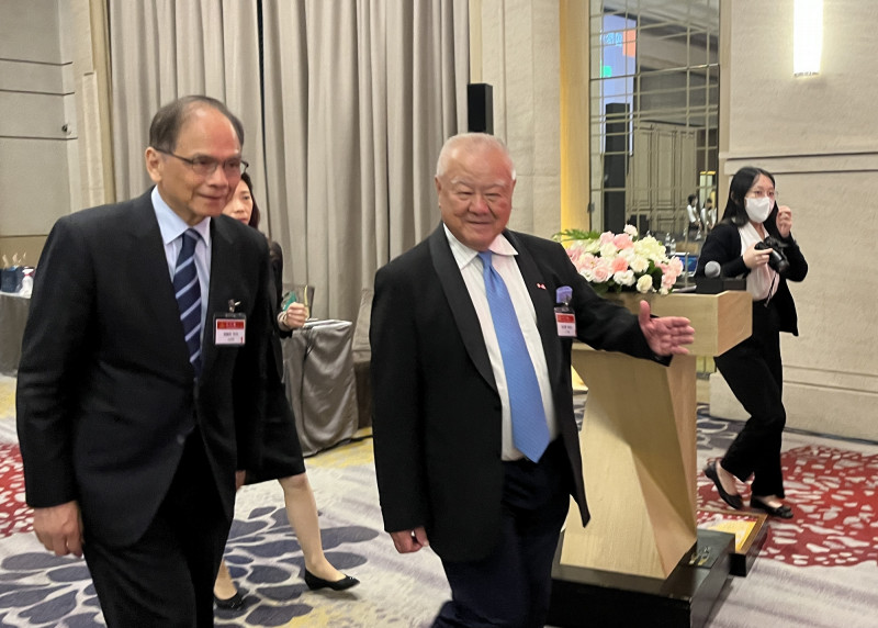 林伯豐：綠電發展一定要做 台玻綠電占比10％