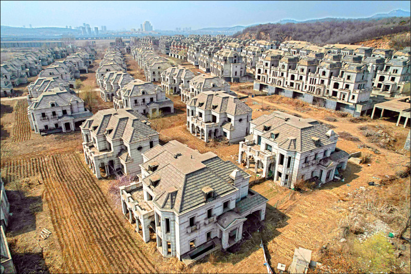 前恆大國師：中國多數房企 撐不過今年
