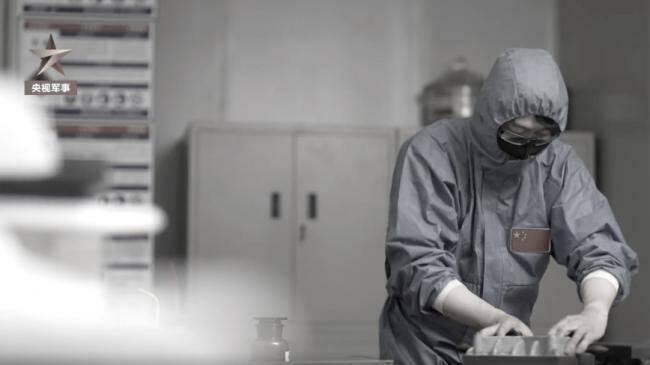 中國吹噓「手工研磨」精度可達5奈米 網友群起嘲諷：太謙虛了！