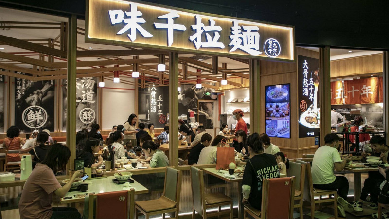 白領變窮吃不起    中國高價麵館半年近3萬家倒閉