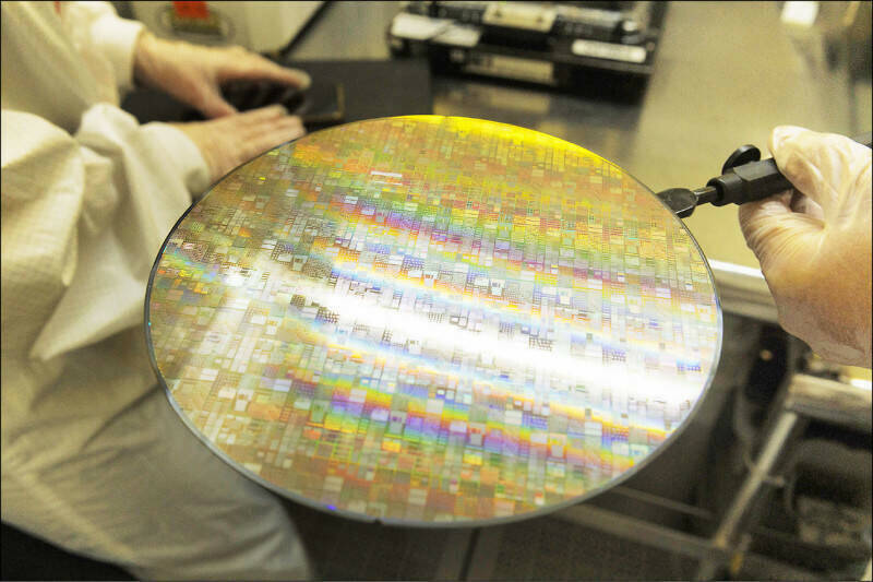 苦追台積電  英特爾斥資近9000億在美建2座晶圓廠