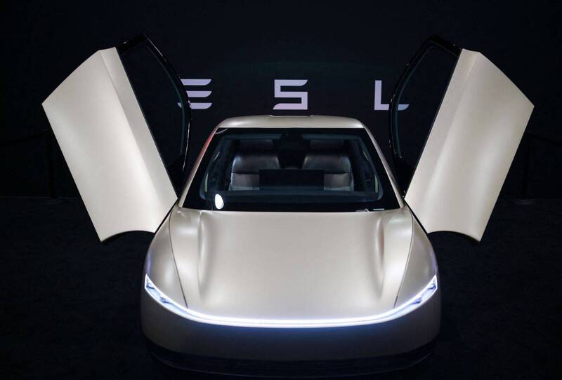 Cybercab、Cybertruck未配備特斯拉車標  馬斯克曝原因