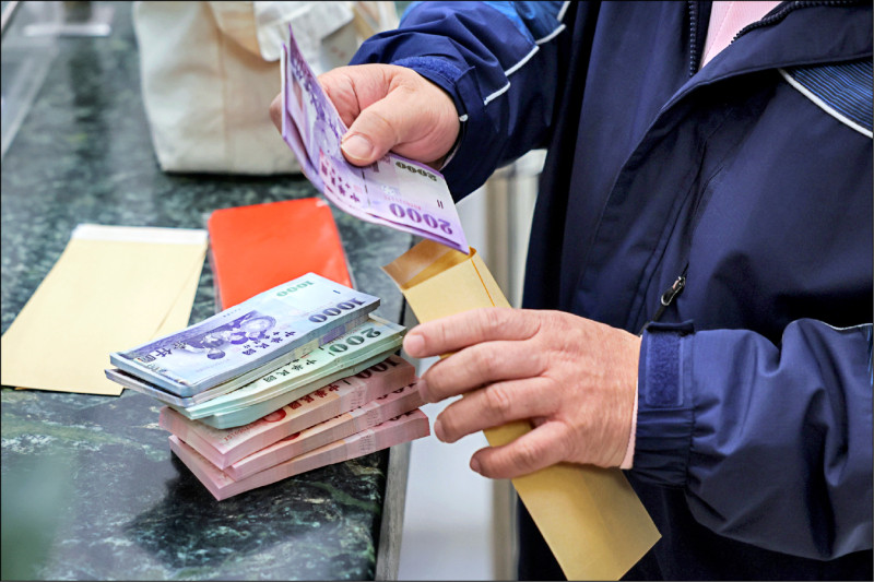 關稅戰衝擊 金融三業Q1獲利衰退8.7%