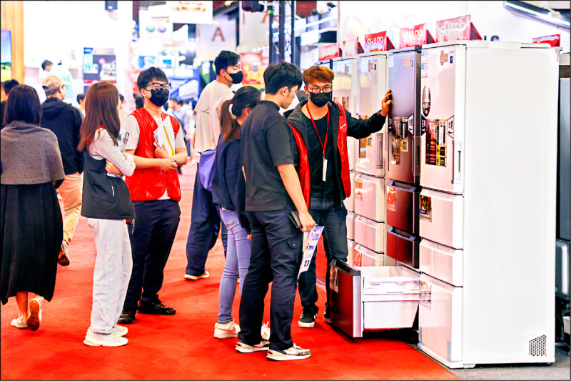 缺工難解、房市轉冷 下半年商業服務業衰退風險增