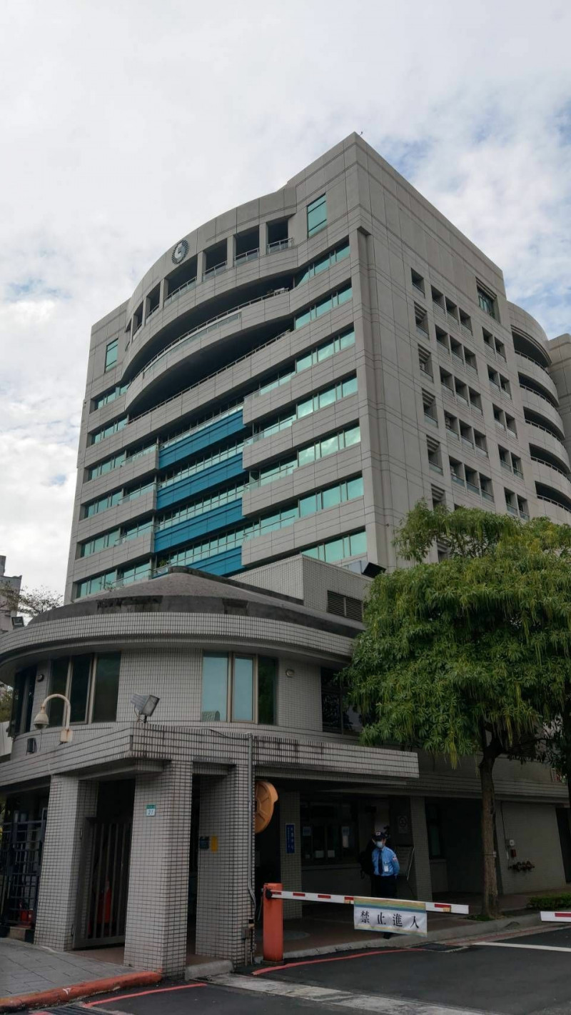 焦點股》中華電：除息首日盤中填息20％ 交通部近137億元落袋