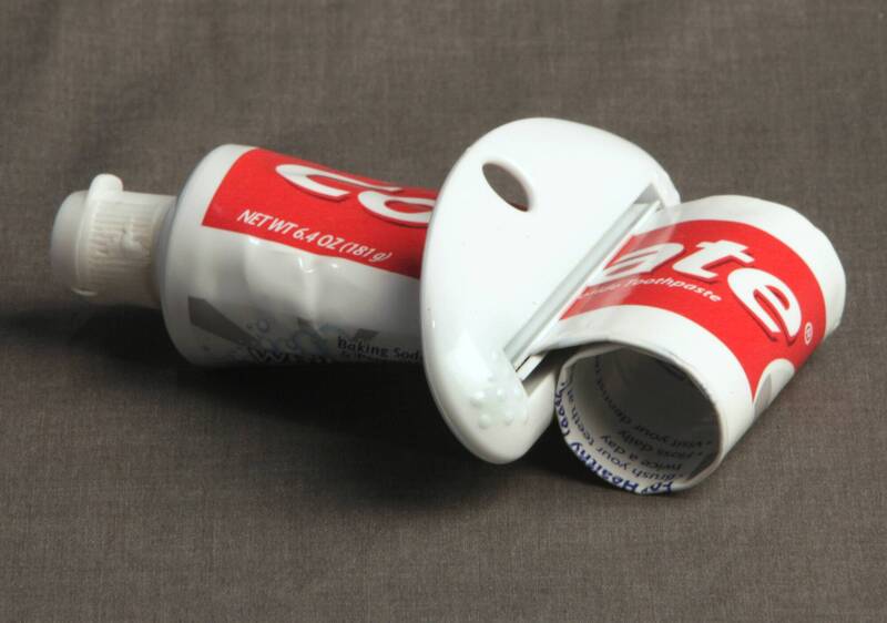 去餐廳只喝水、牙膏擠到底！這些「窮人習慣」你中了幾項？