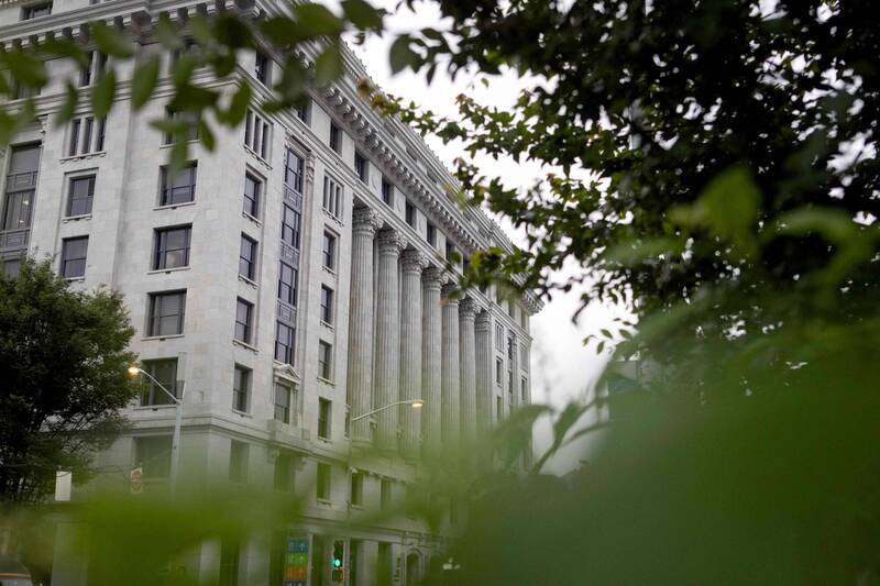 被親戚凹免費幫忙後開竅了！他靠「這件事」年收入破1000萬元