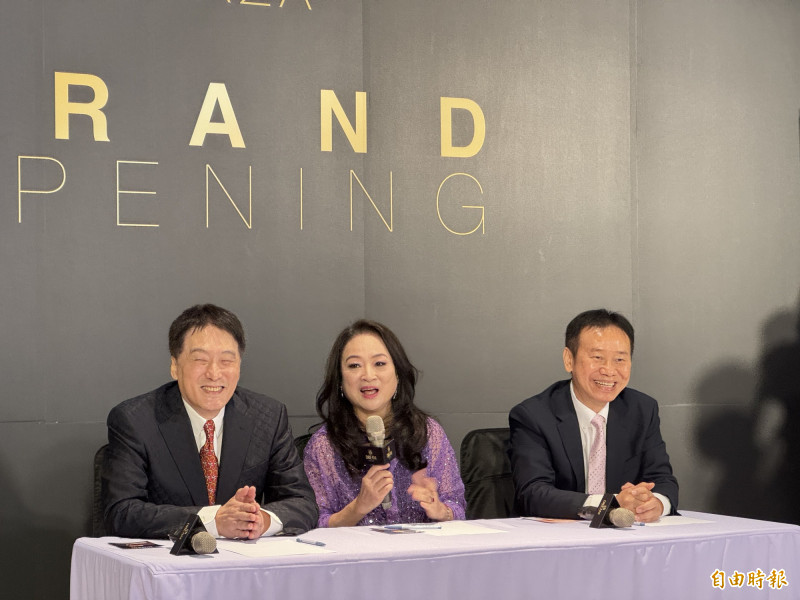 星巴克DREAM PLAZA門市24小時營業   羅智先自嘲是「這個原因」