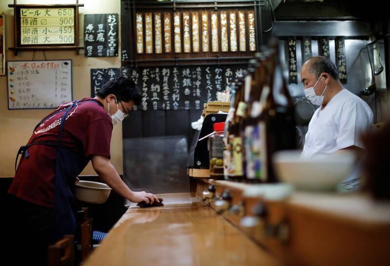 年薪420萬退休阿伯打工狂提「當年勇」  嚇跑顧客害慘店家