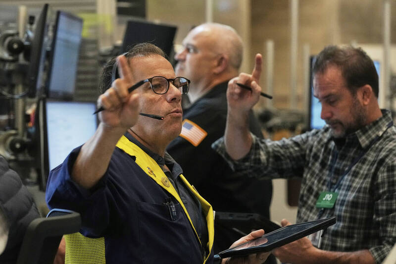 美股收盤》英特爾飆逾22％！4大股指刷新高 台積電ADR漲2.23％