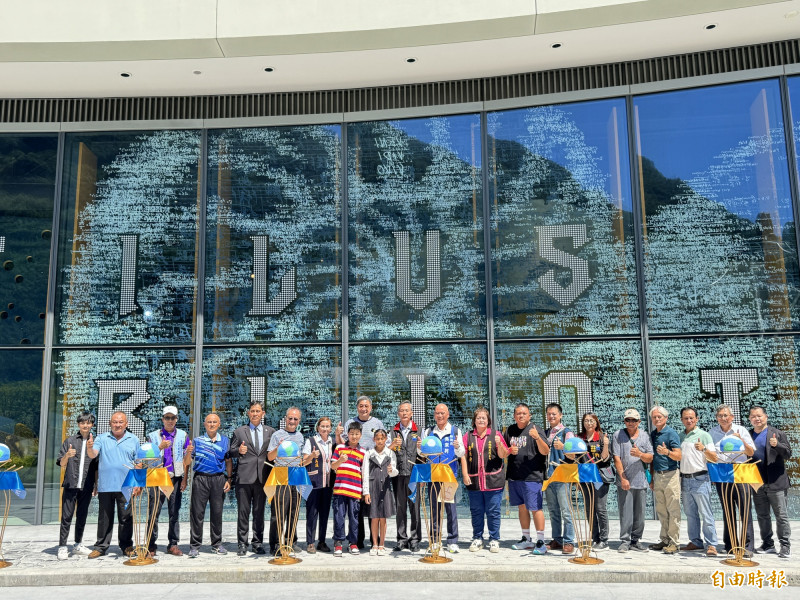 全台首座 台泥和平廠水泥窯助花蓮垃圾轉廢為能