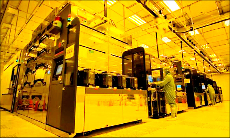 台積電美廠內部首曝光 「銀色高速公路」亮相