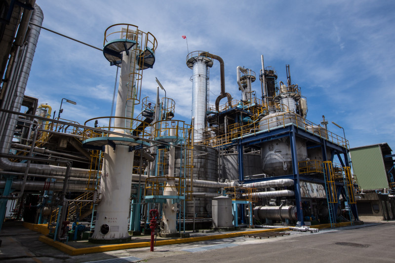 焦點股》中石化：獲利了結 爆量衝高後急殺