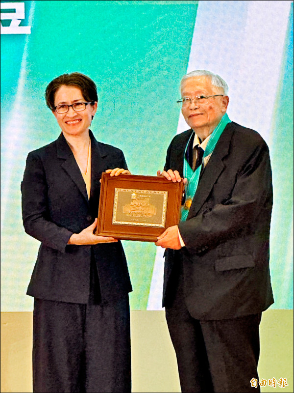 疑洩密2奈米》延退8年 羅唯仁估多領8億薪酬